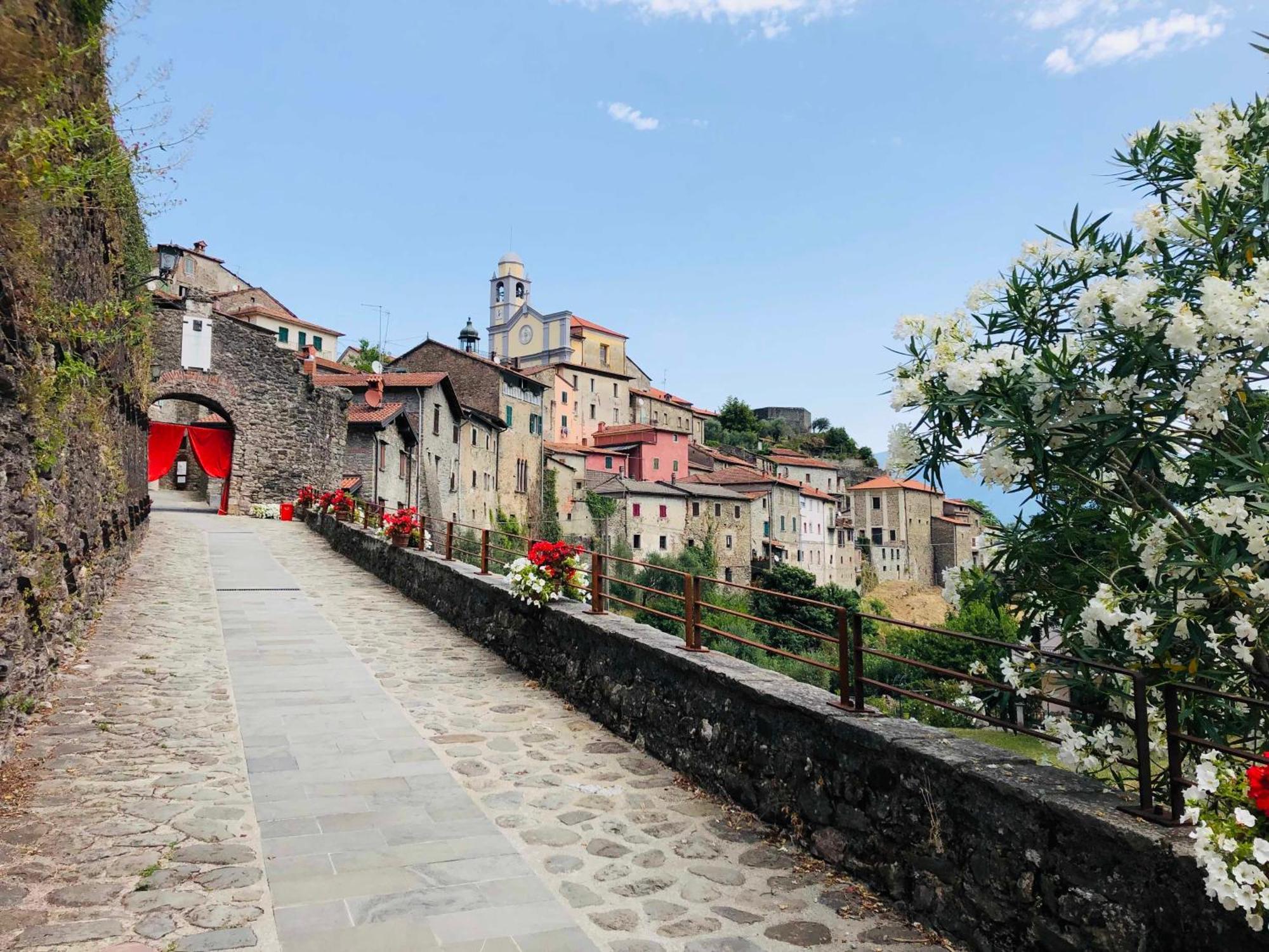 Ferienwohnung La Finestra Di Dante Mulazzo Exterior foto